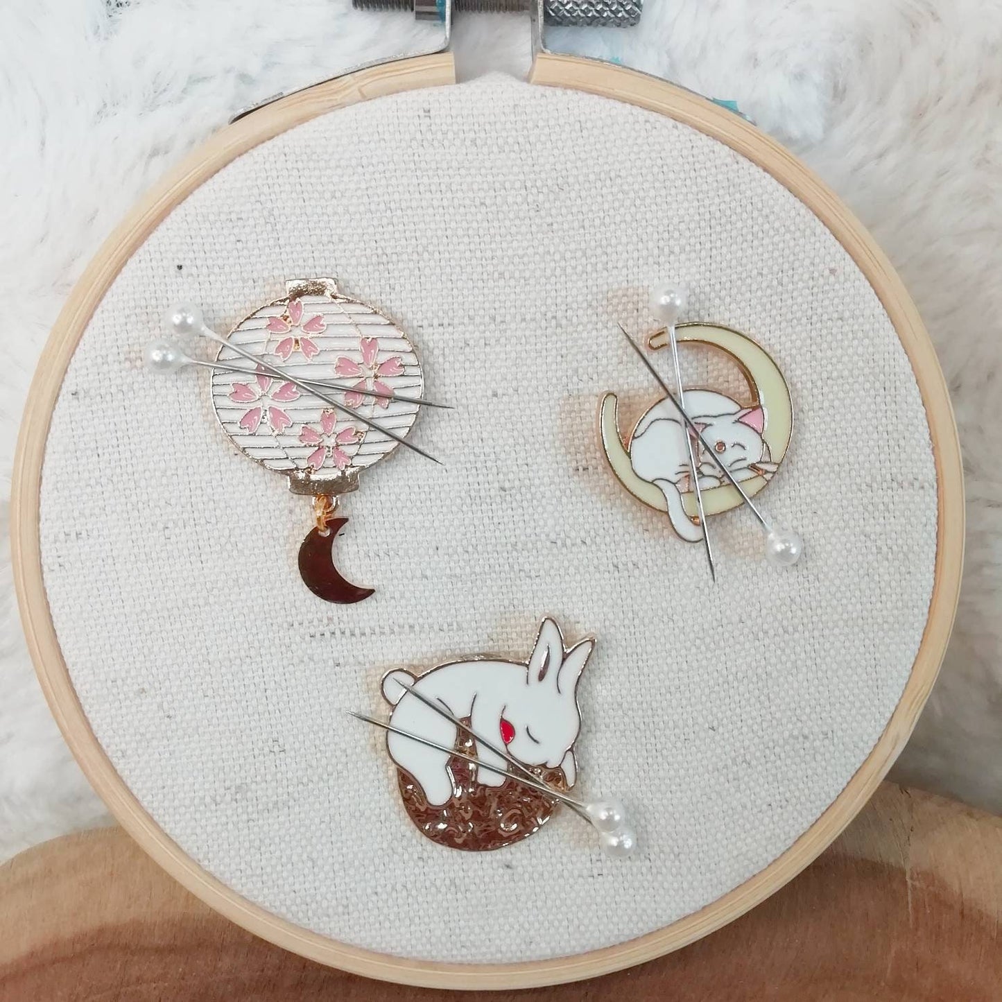 Porte aiguille aimanté pour broderie "Chat lunaire", "Lapin lunaire", "Lanterne sakura"