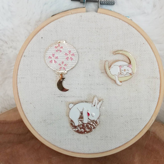 Porte aiguille aimanté pour broderie "Chat lunaire", "Lapin lunaire", "Lanterne sakura"