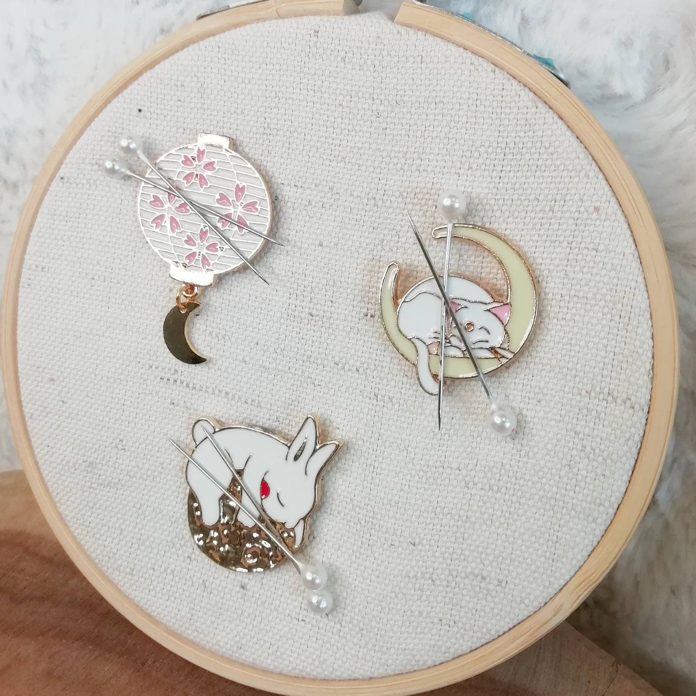 Porte aiguille aimanté pour broderie "Chat lunaire", "Lapin lunaire", "Lanterne sakura"