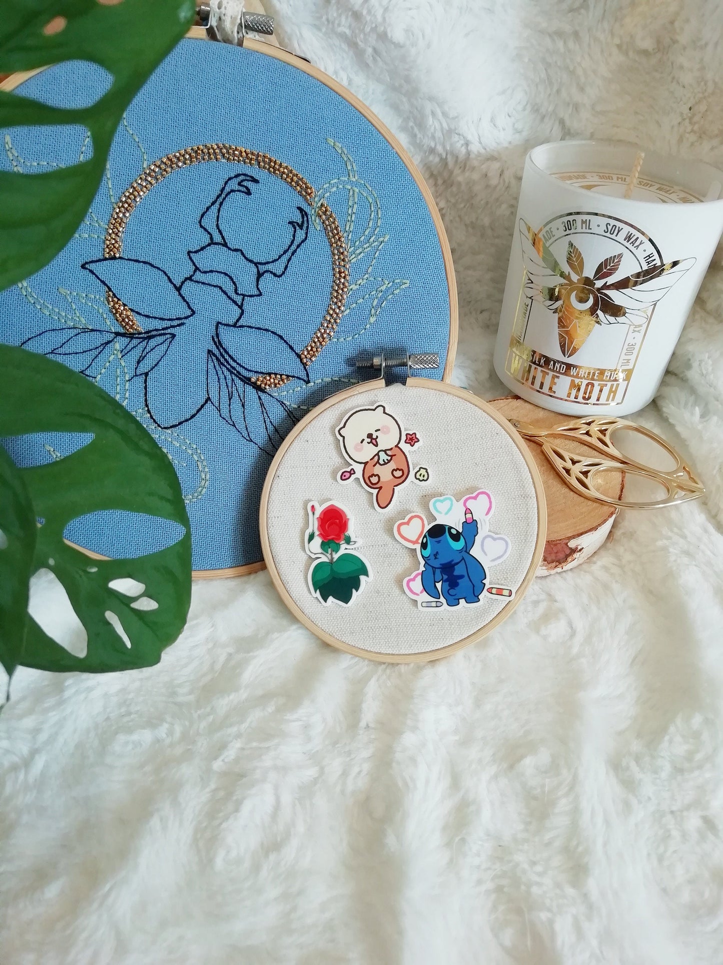 Porte aiguille aimanté / needle minder "Loutre mignonne", "Stitch" ou "Rose d'Alice in wonderland"