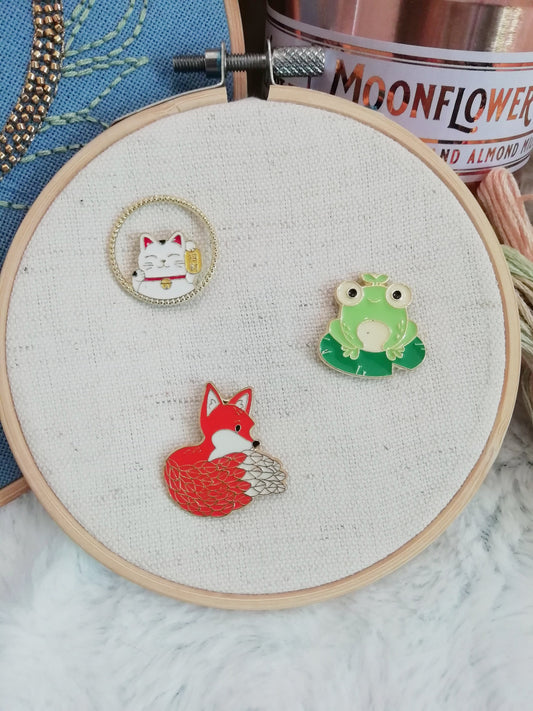 Magnetic needle holder for embroidery "Fox", "Maneki neko", "Frog"