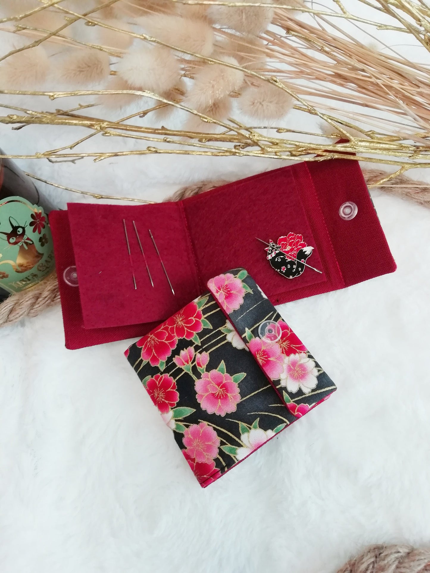 Carnet pique aiguille / porte aiguille de voyage "Magical girl", "Tokyo" et "Sakura rouge"