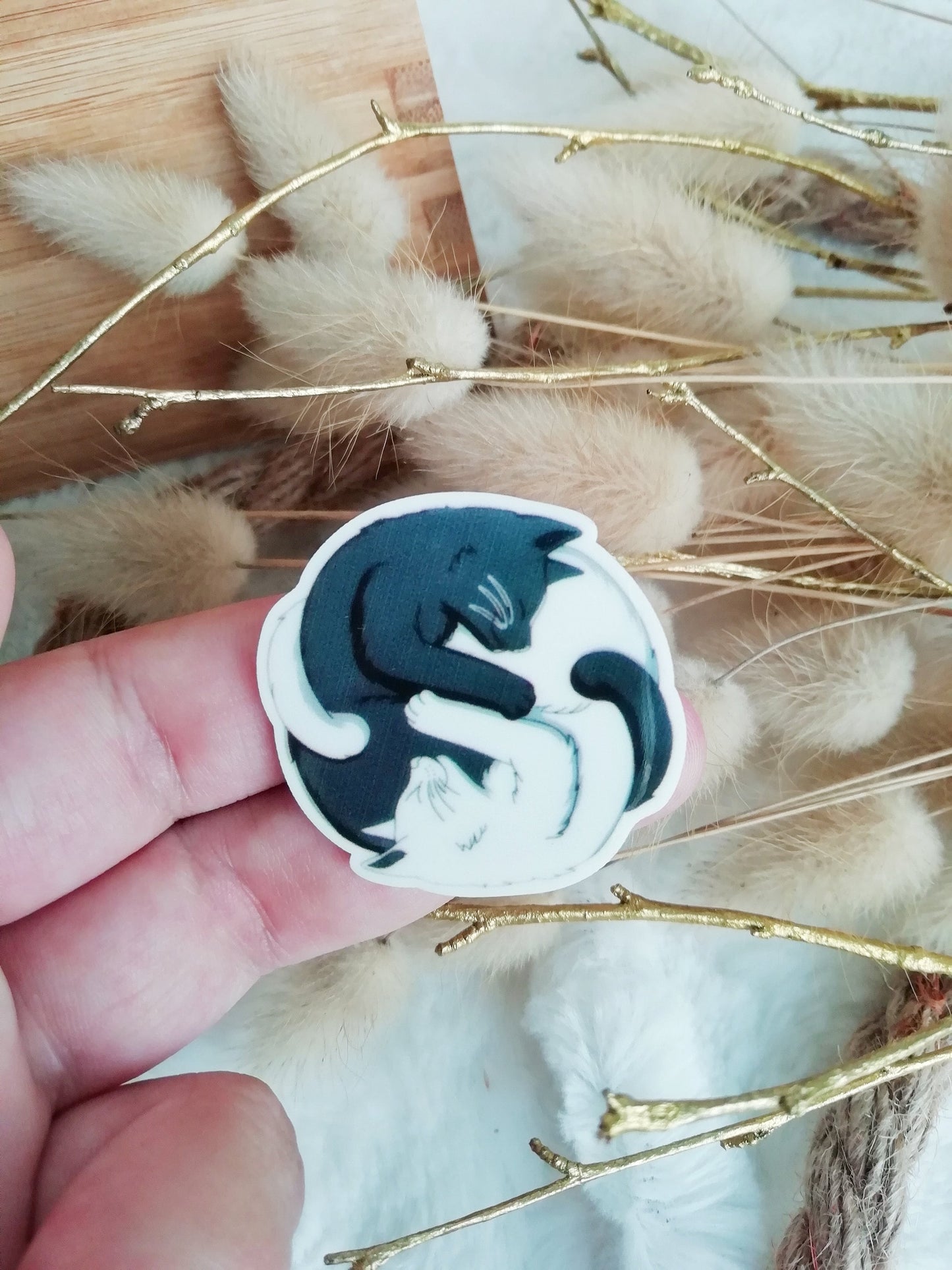 Magnetic needle holder / needle minder "Ying Yang", "Crystal ball" or "Lunar phases"