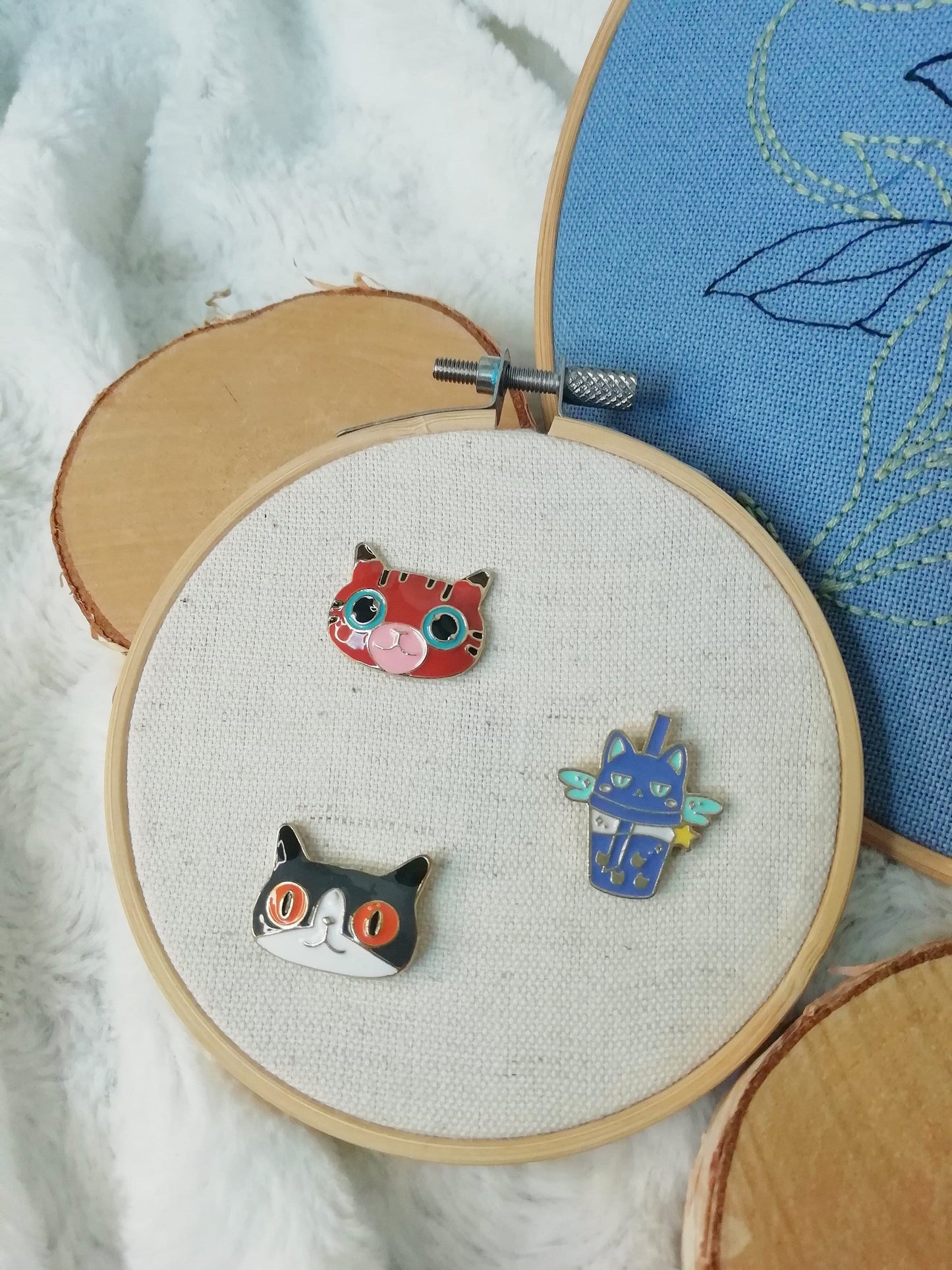 Porte aiguille aimanté pour broderie "BubbleCat", "Chat roux" et "Chat gris et blanc"