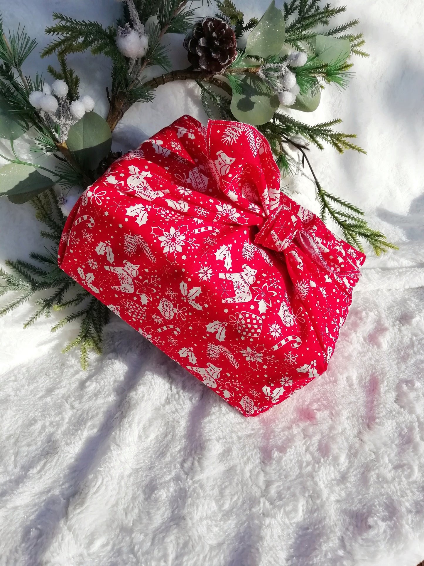 Furoshiki Christmas, zero waste and reusable gift wrapping in “Scandinavian Christmas” color