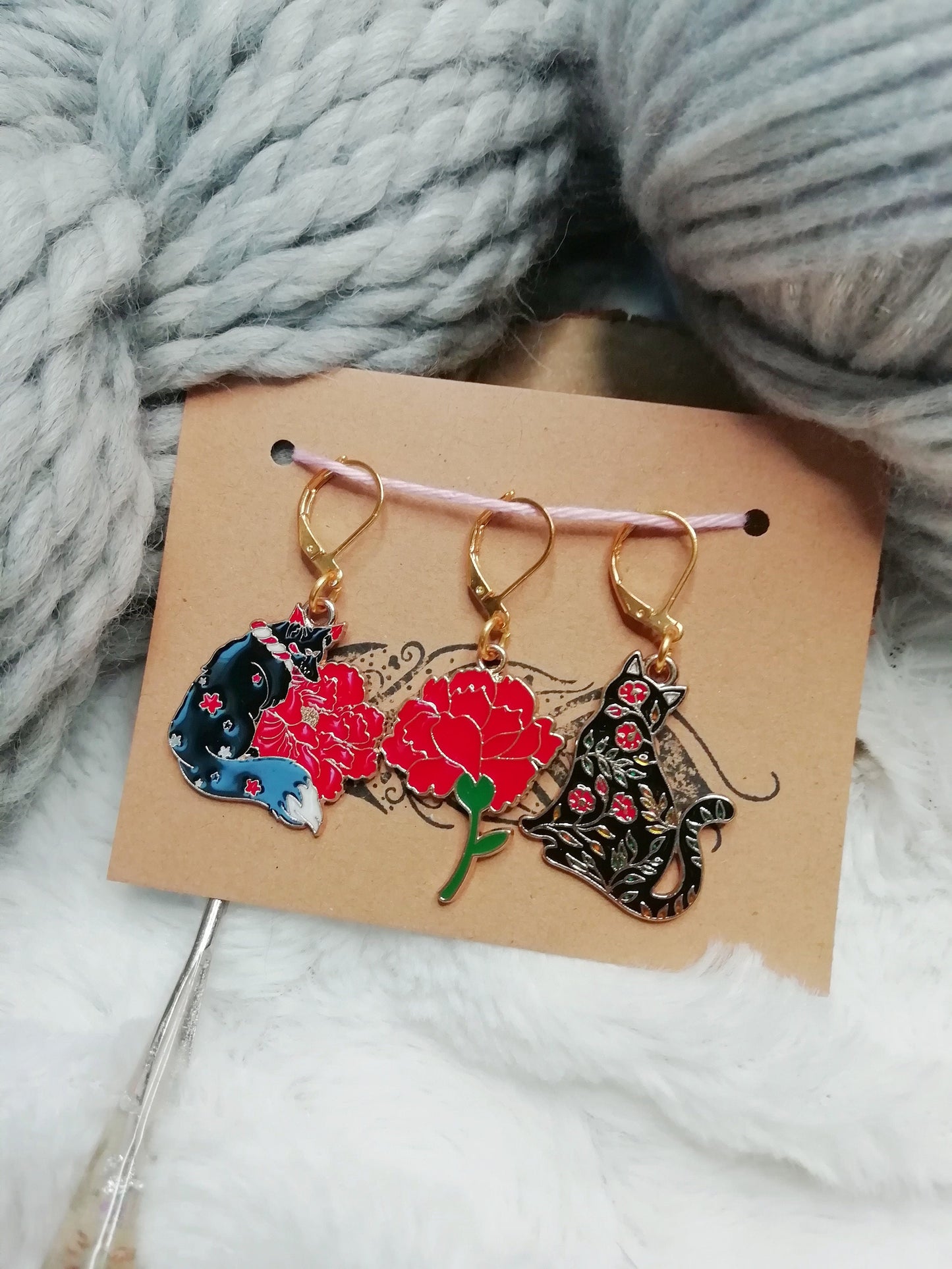 Stitch marker / stitch marker In red and black