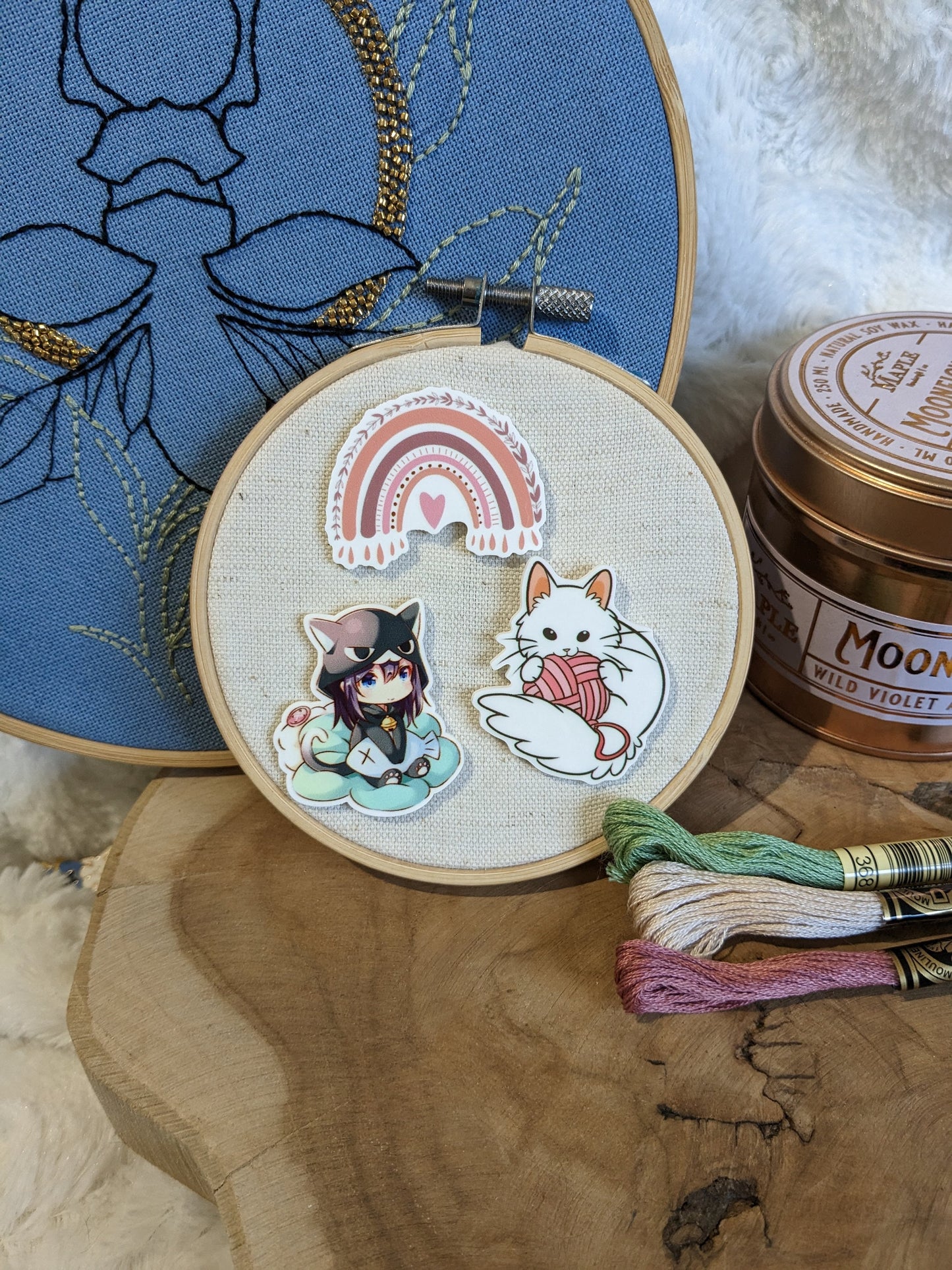Porte aiguille aimanté / needle minder "Arc en ciel", "Chat et pelote" ou "Fille chat"