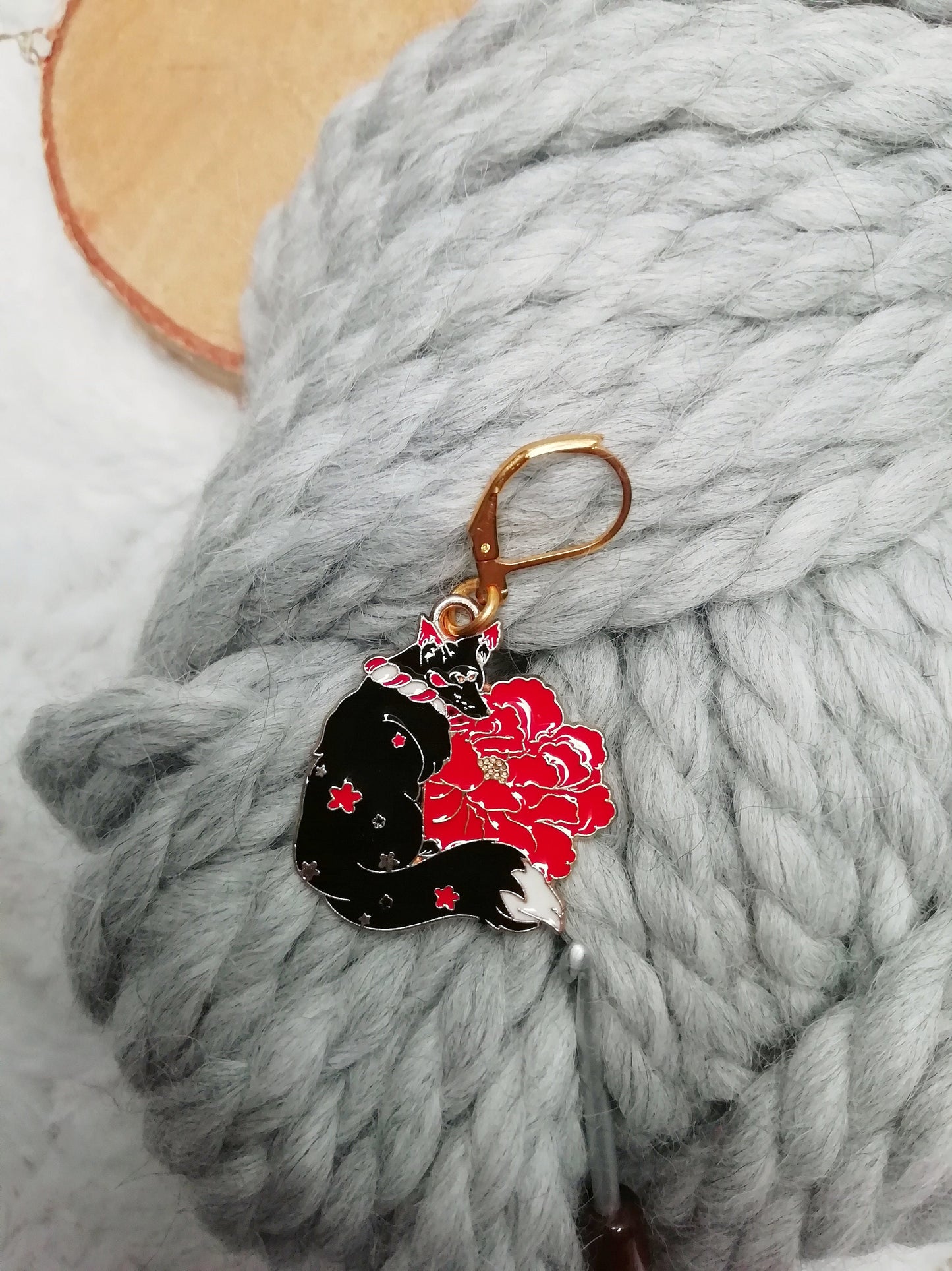 Stitch marker / stitch marker In red and black