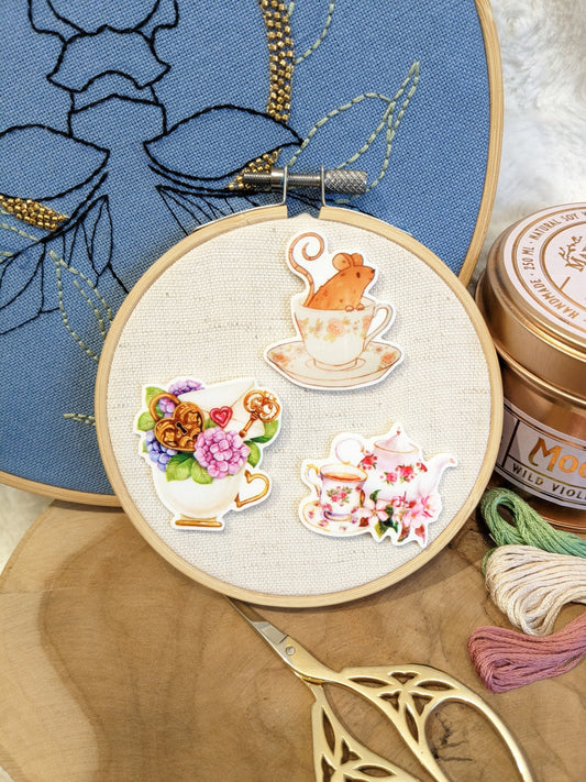 Porte aiguille aimanté / needle minder "Service a thé", "Tasse et cadenas" ou "Souris"