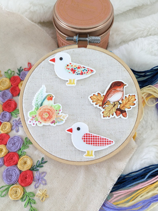 Porte aiguille aimanté / needle minder "Mouette fleurie", "Moineau d'automne", "Mouette vichy" ou "Rouge gorge"