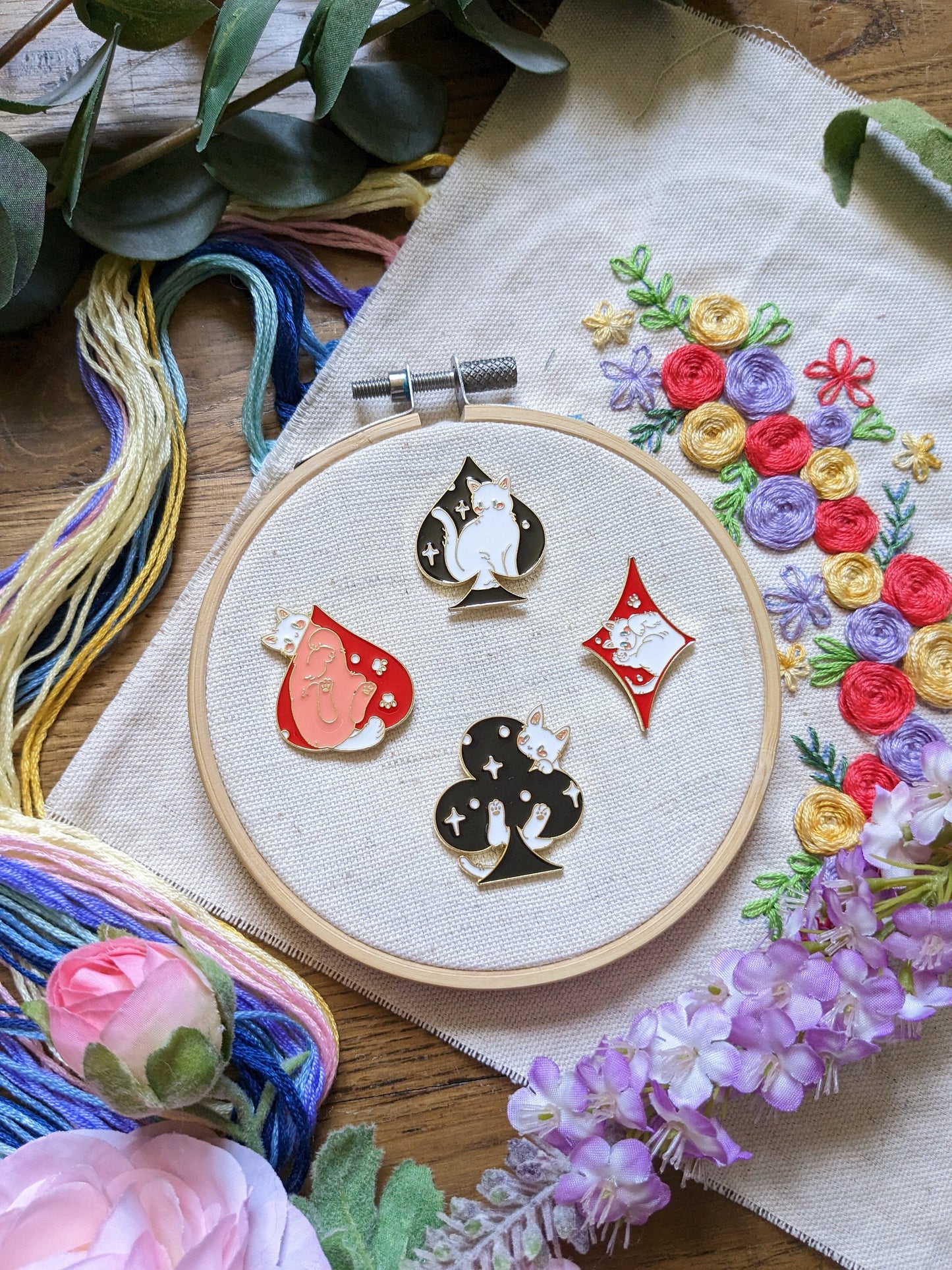 Porte aiguille aimanté / needle minder "Coeur", "Pique", "Carreau" ou "Trèfle"